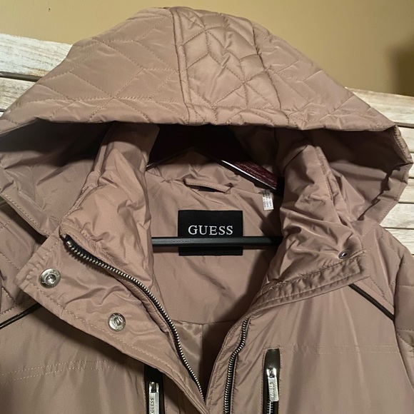 Quilted Guess jacket - Picture 2 of 16